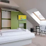 Maverick Market Hostel Boedapest