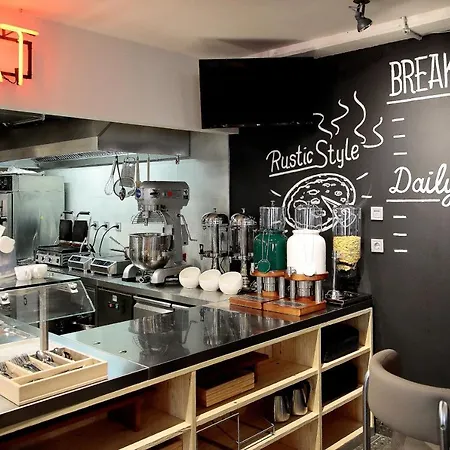 Maverick Market Budapest