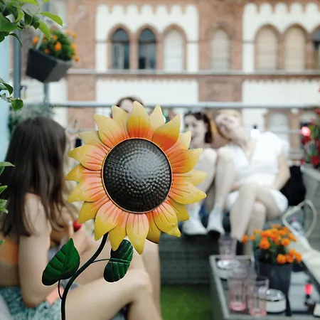 Maverick Market Hostel