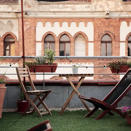 Maverick Market Hostel Budapest