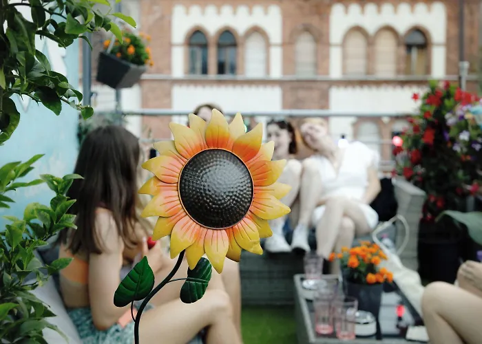 Maverick Market Hostel