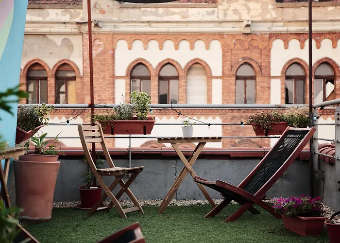 Maverick Market Hostel Budapest