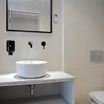 Maverick Market Hostel